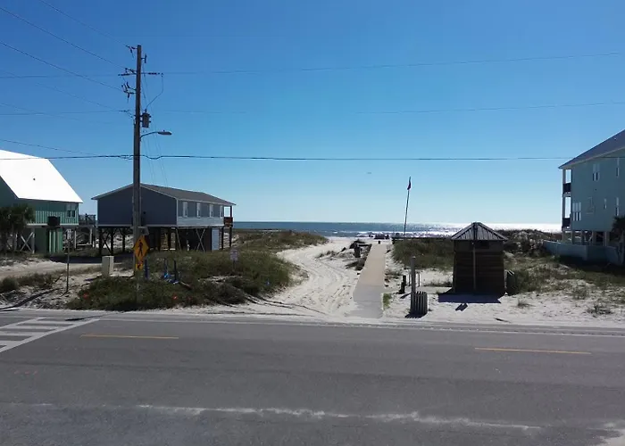 Beautiful In With Private Pool, Sleeps 12 Holiday home Gulf Shores