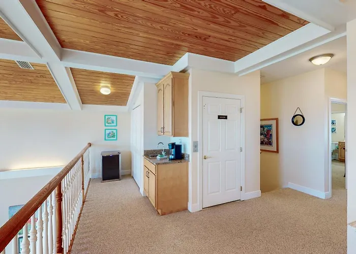 Beautiful In With Private Pool, Sleeps 12 *