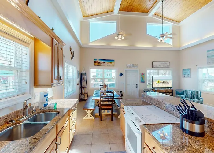 Beautiful In With Private Pool, Sleeps 12 Gulf Shores