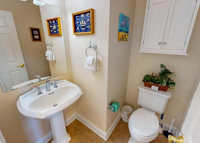 Beautiful In With Private Pool, Sleeps 12
