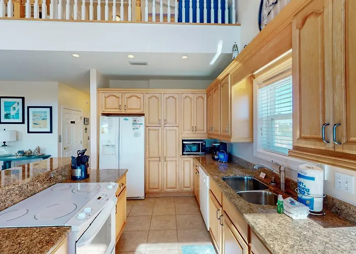 Beautiful In With Private Pool, Sleeps 12 Holiday home